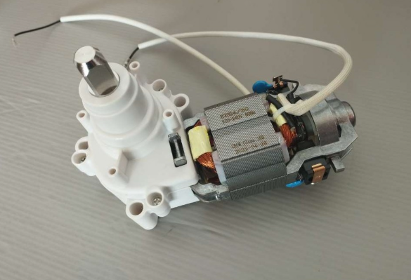 Motore Artus GM150 per Tritacarne – Ricambio Originale Reber REBER